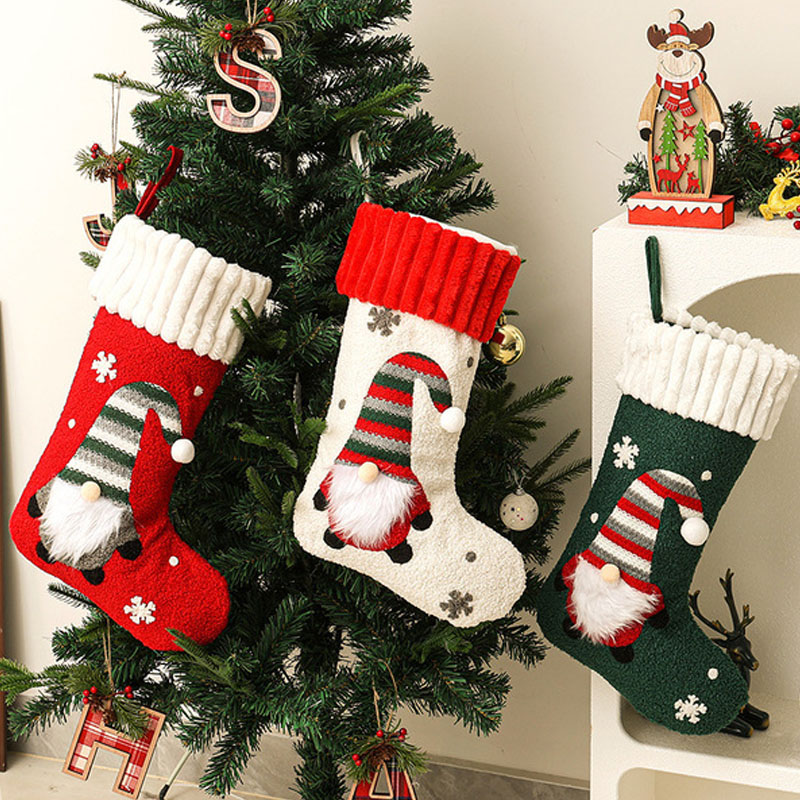 Christmas Stocking Hanging - زينة جورب عيد الميلاد الجديدة من